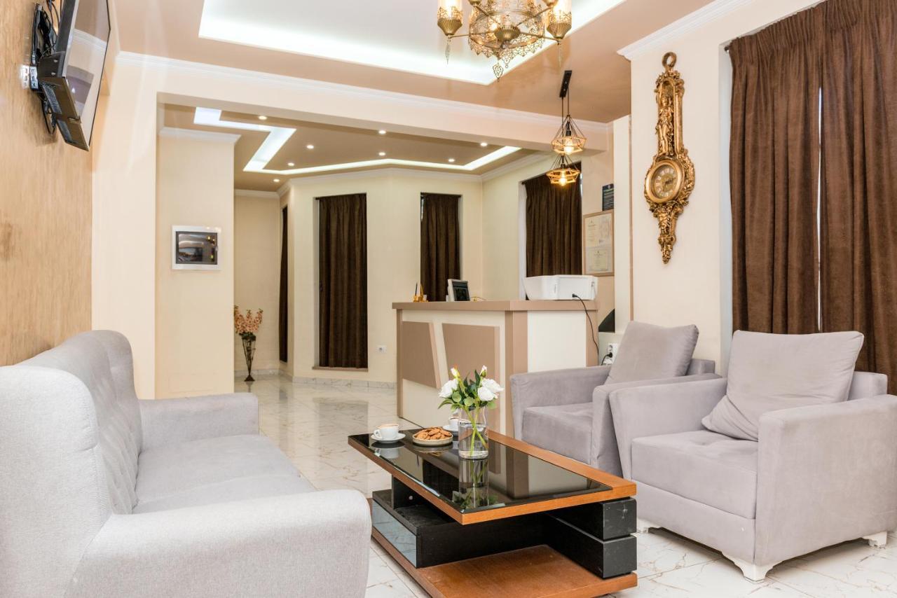 Hotel Pazari & Apartments Корча Екстериор снимка