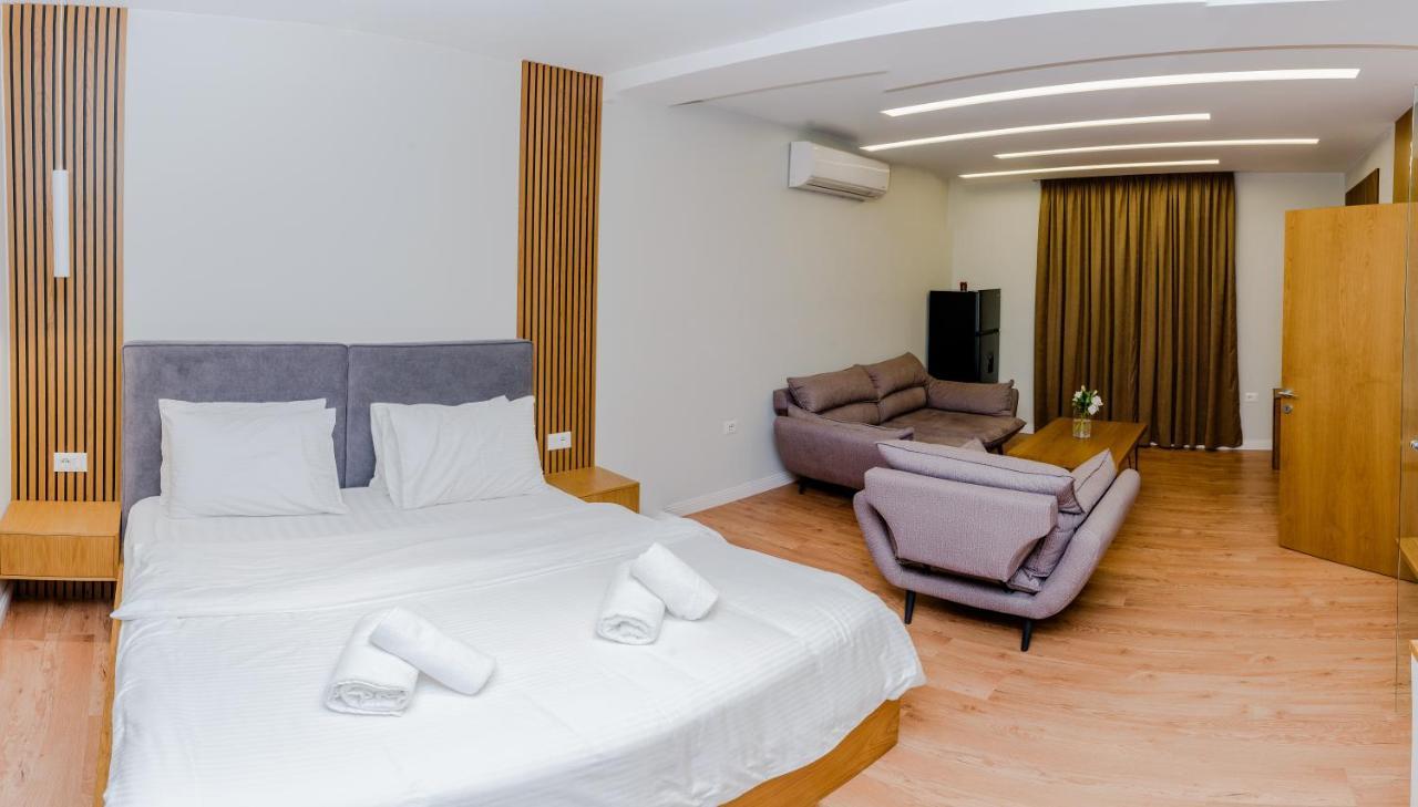 Hotel Pazari & Apartments Корча Екстериор снимка