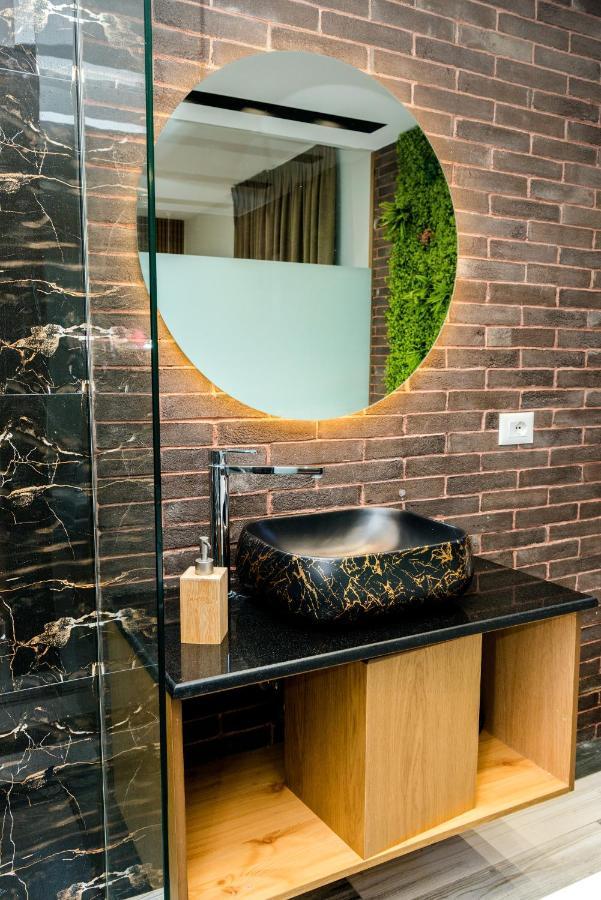 Hotel Pazari & Apartments Корча Екстериор снимка