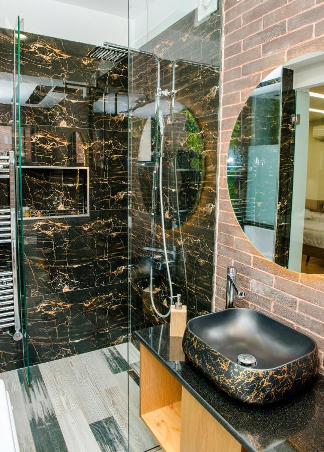 Hotel Pazari & Apartments Корча Екстериор снимка